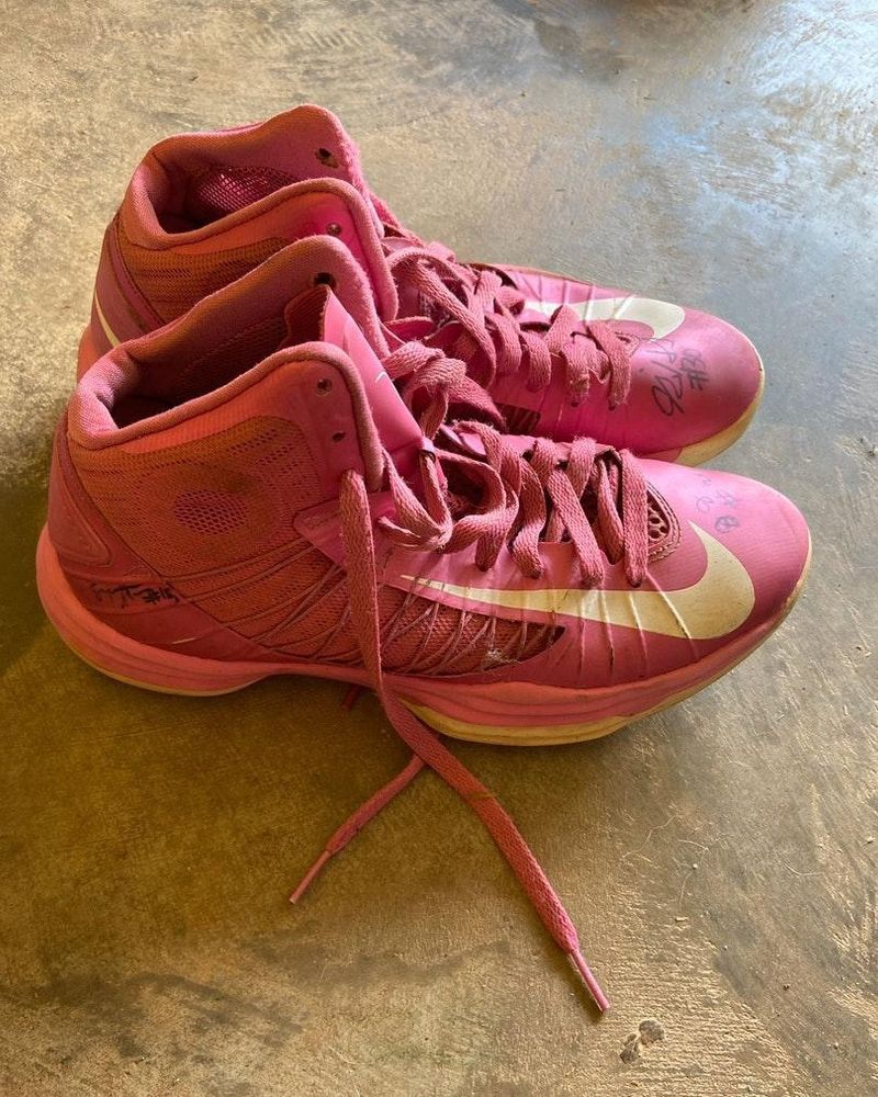 nike hyperdunk breast cancer