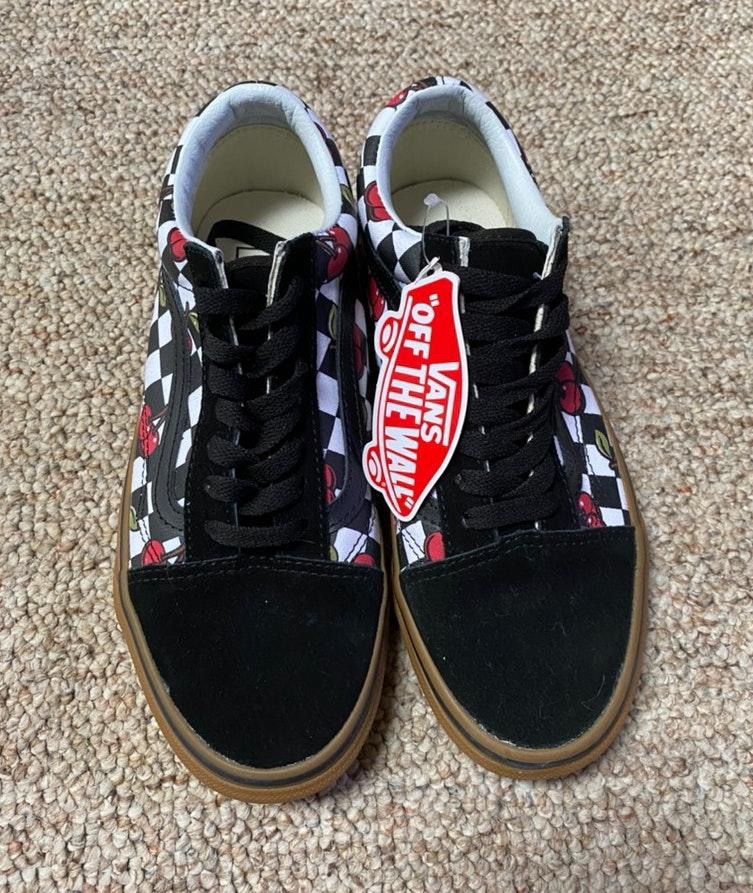 vans cherry checker old skool