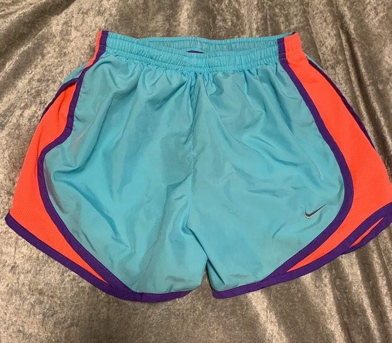 xs nike shorts