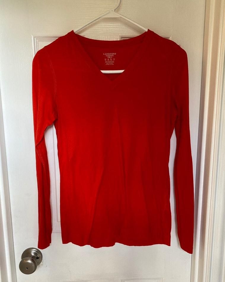 plain red v neck t shirt