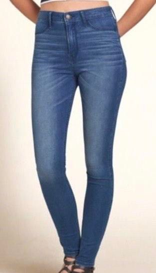 Hollister Medium Wash High Rise Jean 