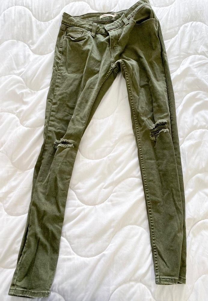 levi's olive jeans