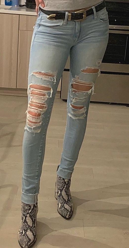 light wash ripped jeans american eagle