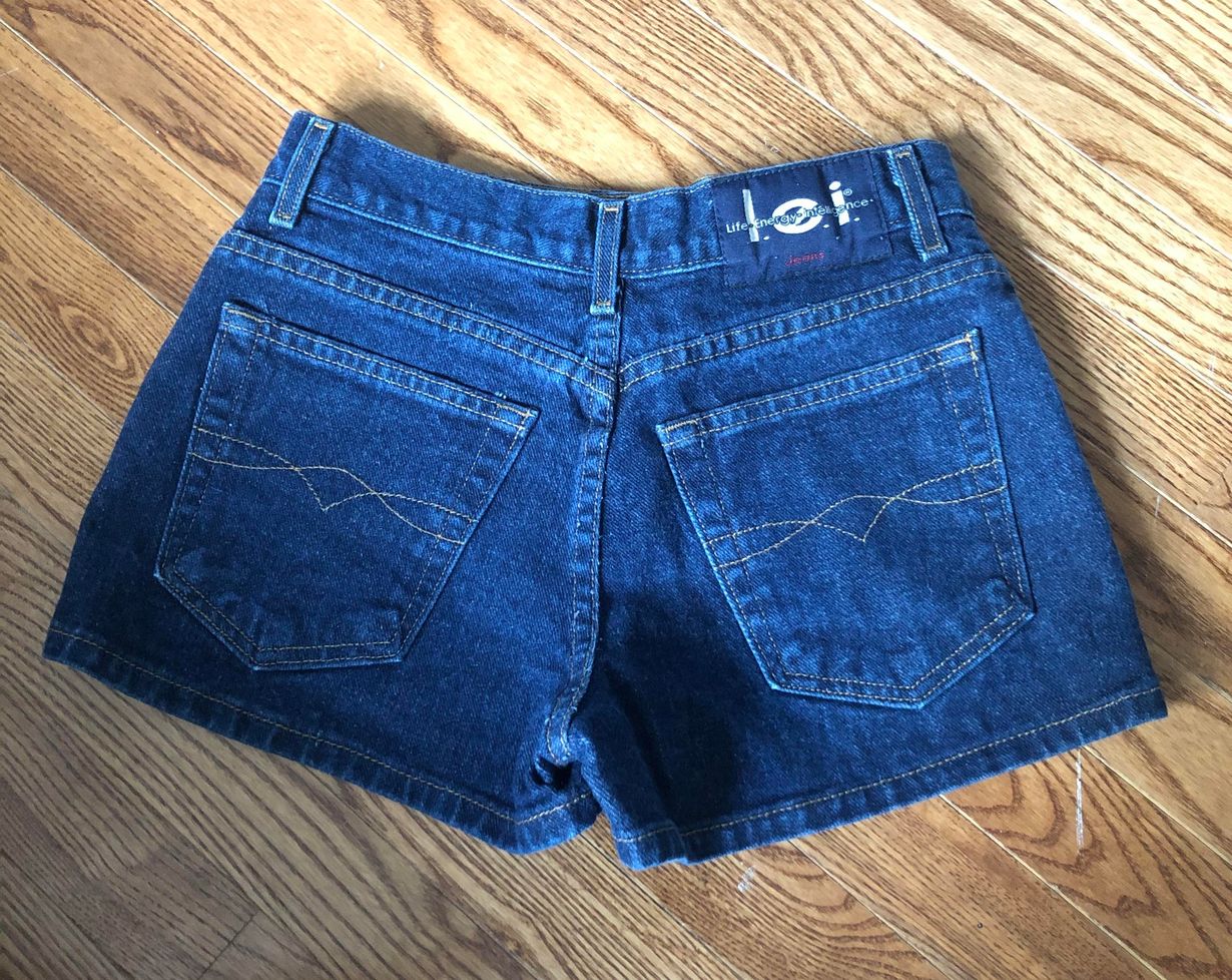mom jeans size 28