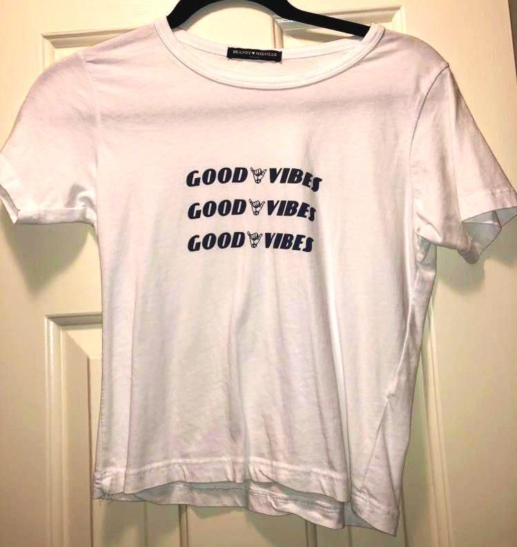 Brandy Melville Good Vibes T Shirt Curtsy