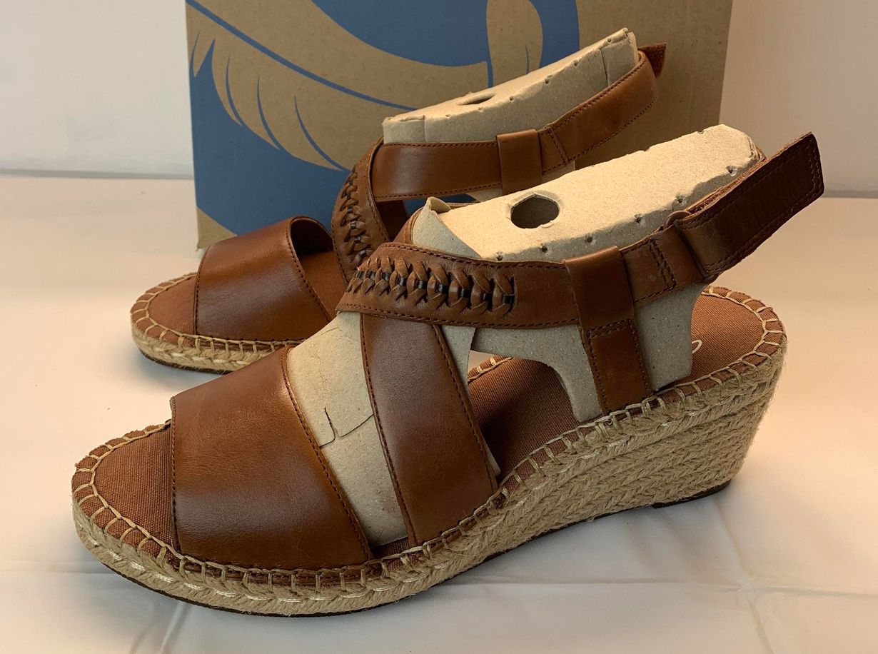 very clarks sandals