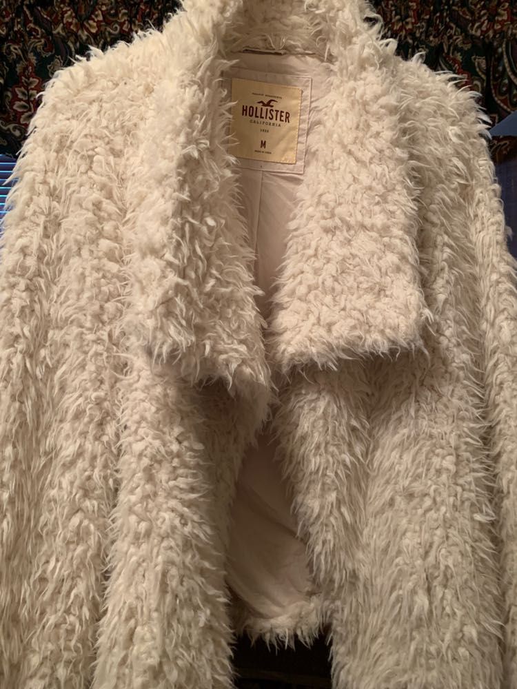 hollister fuzzy jacket