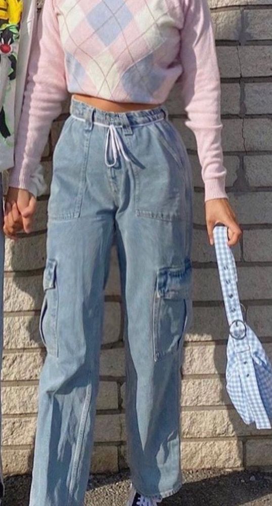 skater girl baggy pants