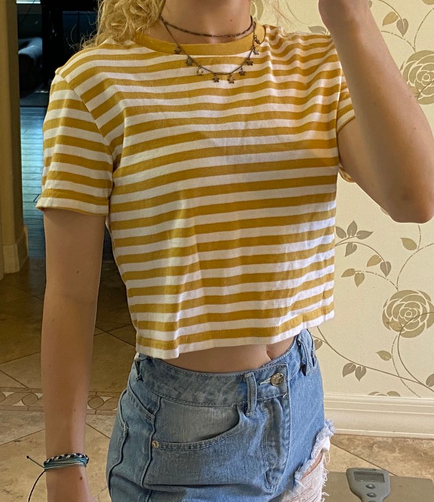 brandy melville yellow crop top