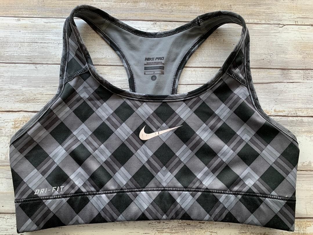 nike patterned sports bra