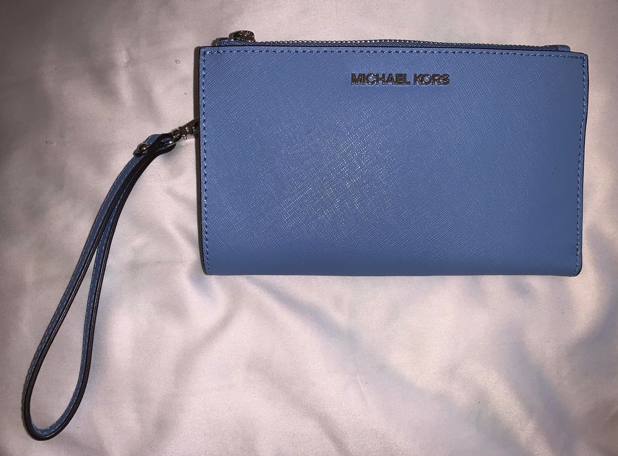 michael kors light blue wristlet