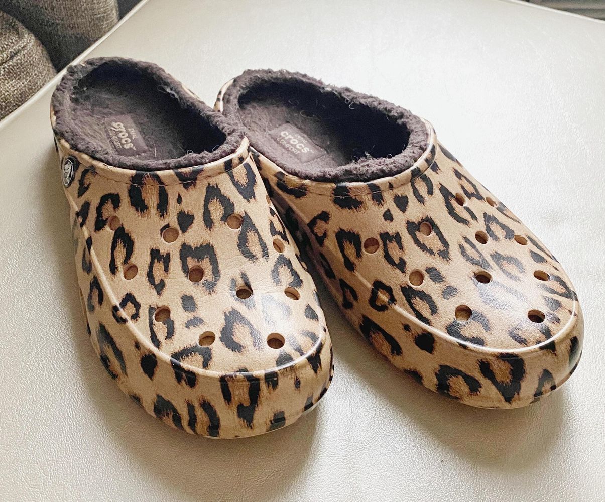 leopard crocs size 7