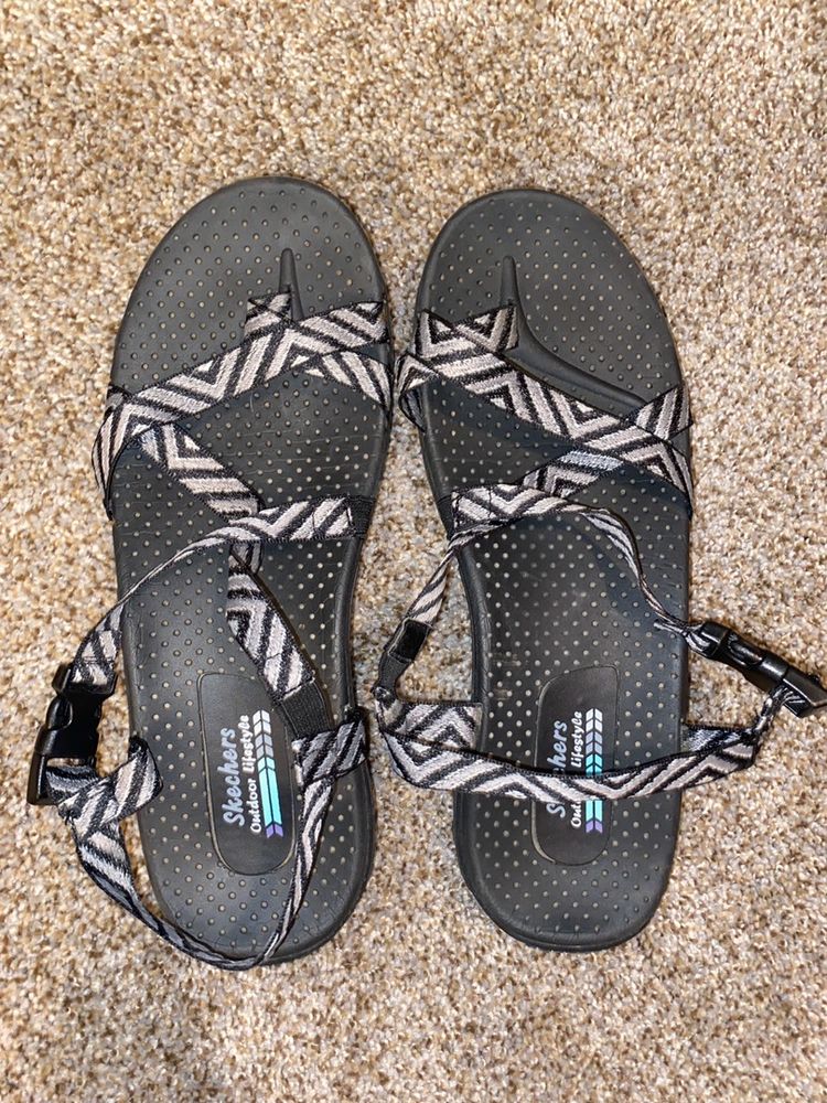 skechers lifestyle sandals