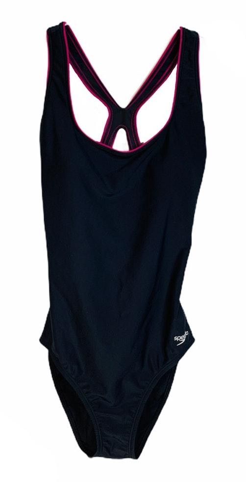 nike one piece swimsuit with built in bra