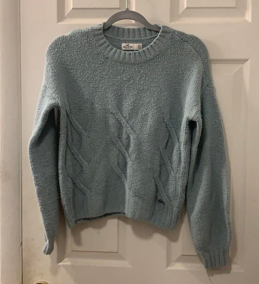 hollister cable knit sweater