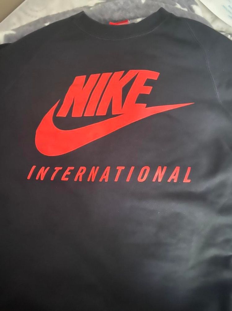 nike international sweatshirt