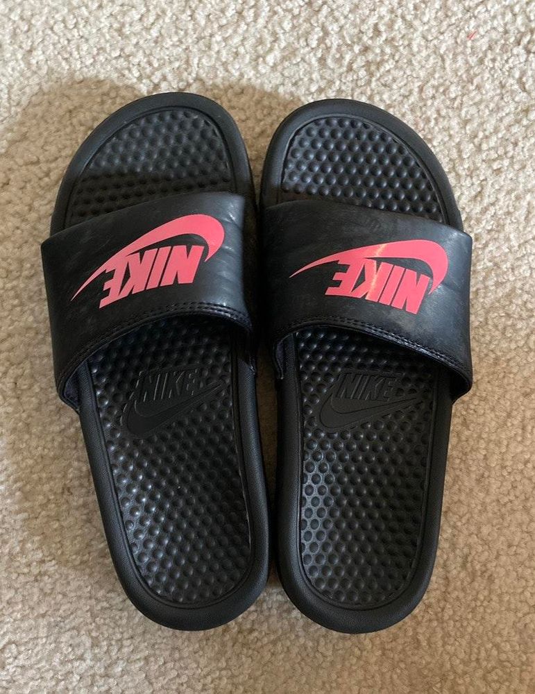 black and pink nike sandals