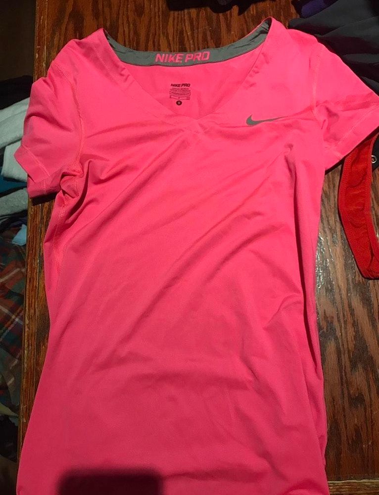 hot pink shirt nike