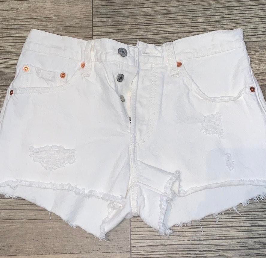 levis 501 white shorts