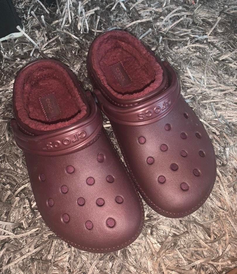 burgundy crocs with fur