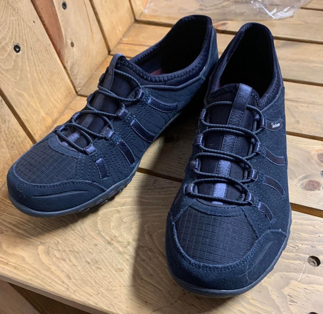sketchers relaxed fit memory foam