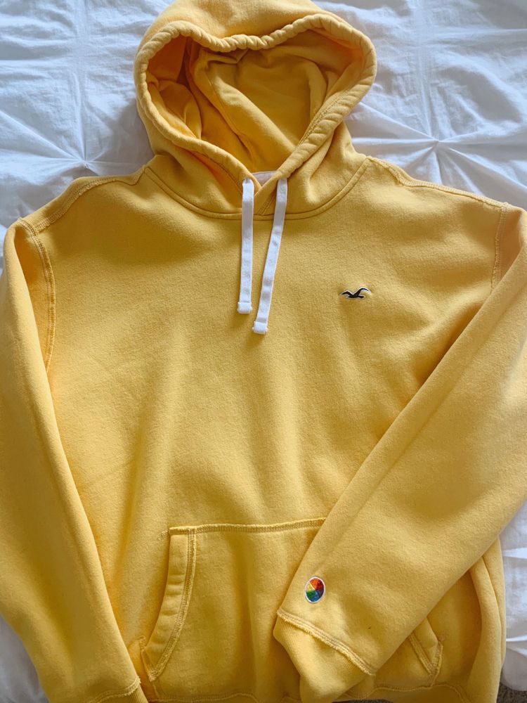 yellow hoodie hollister