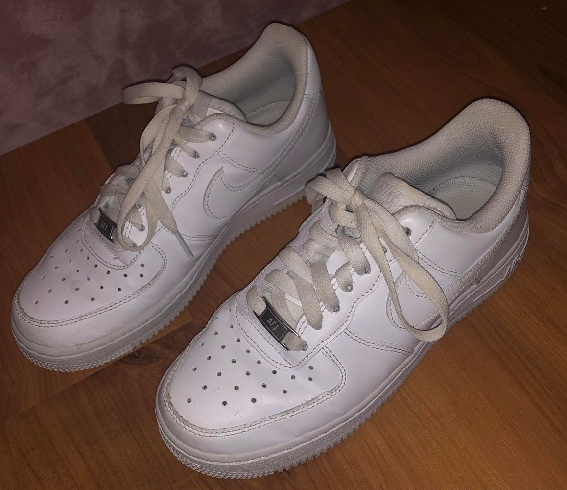 white air force 1s size 6