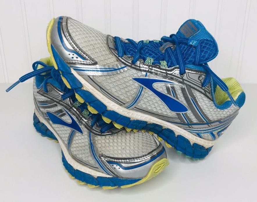 brooks brothers womens running shoes