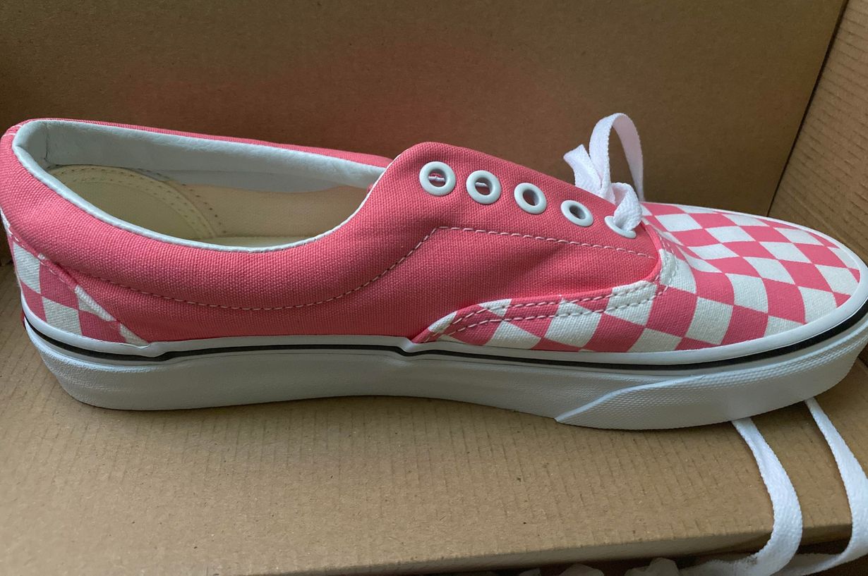 women's pink checkered vans