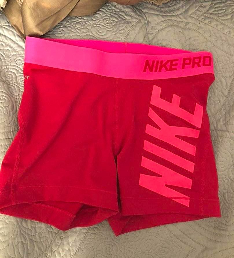 nike pro shorts hot