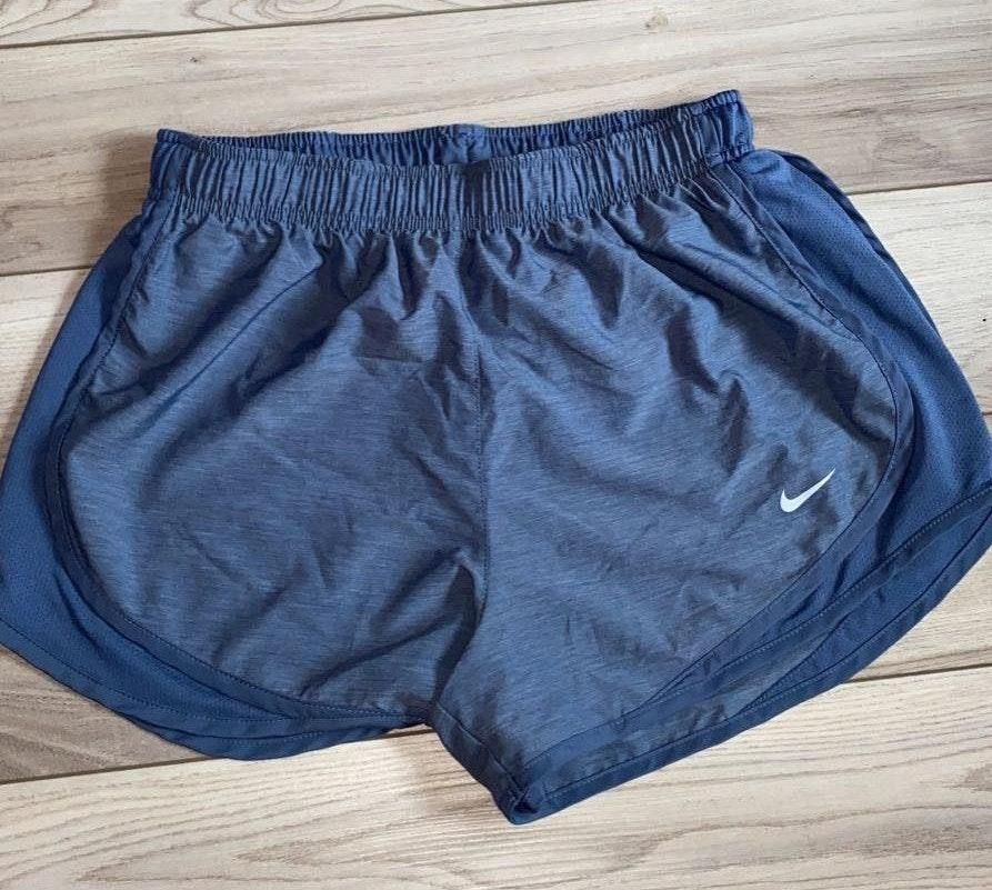 nike running shorts medium