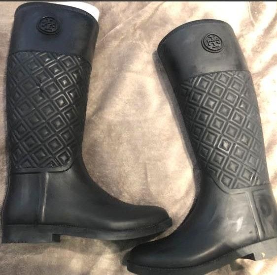 tory burch black rain boots