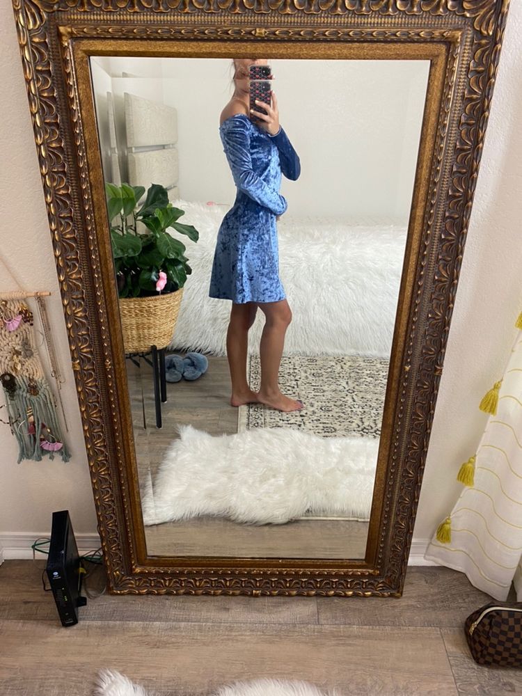 hollister velvet dress