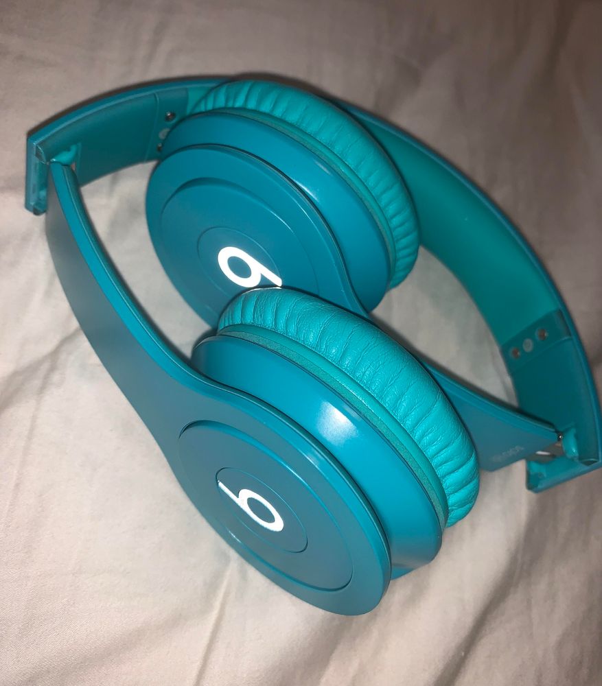 beats solo hd teal