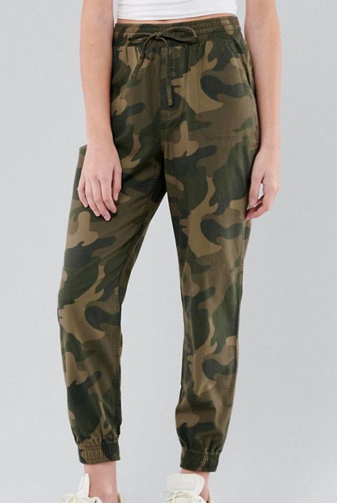 hollister camo sweatpants