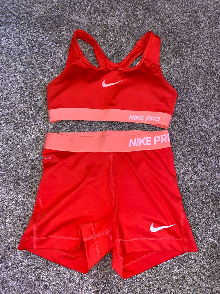 nike sports bra and spandex set