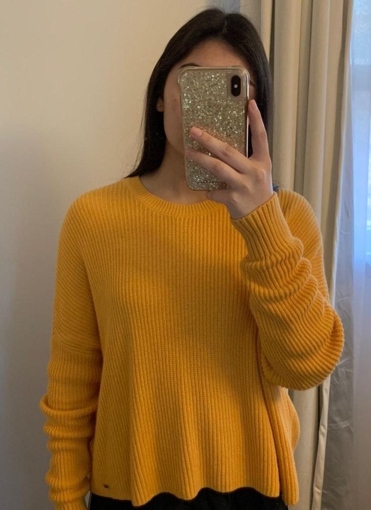 hollister yellow sweater