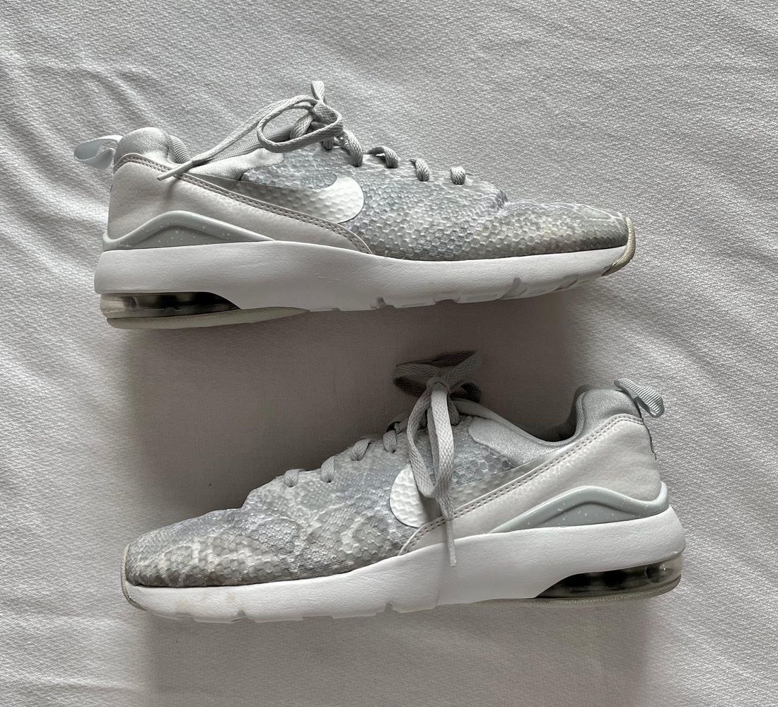 nike snake print