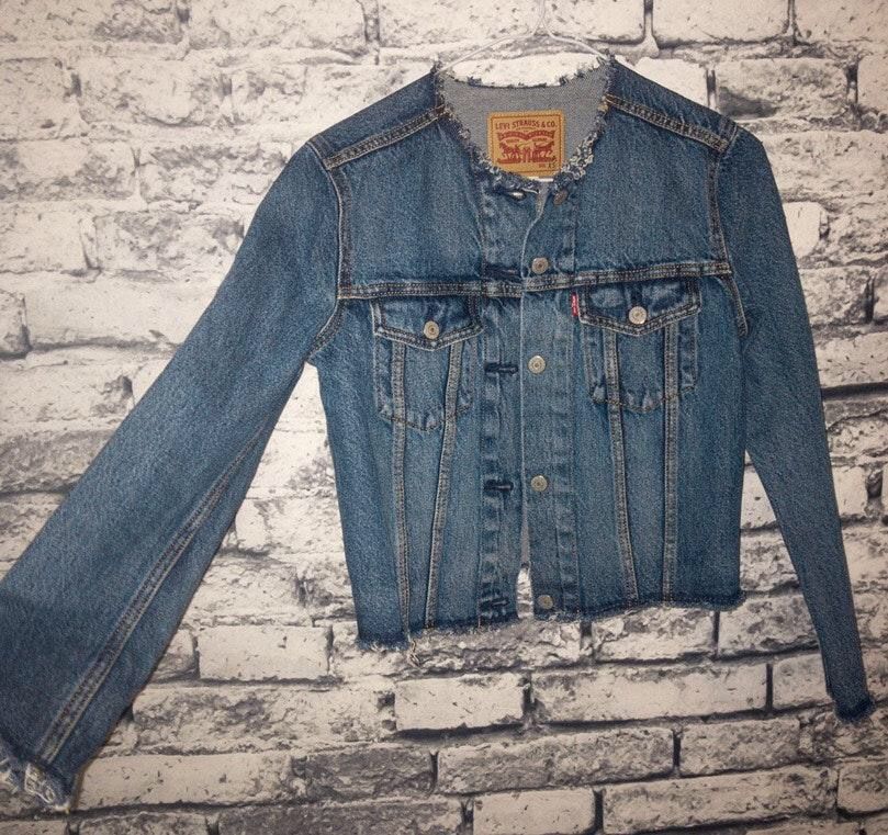 levi's distressed jean jacket