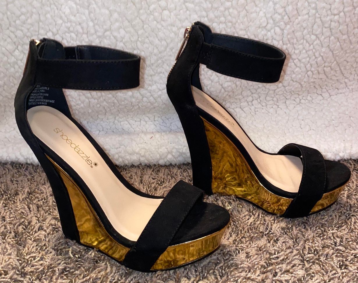 shoedazzle gold heels