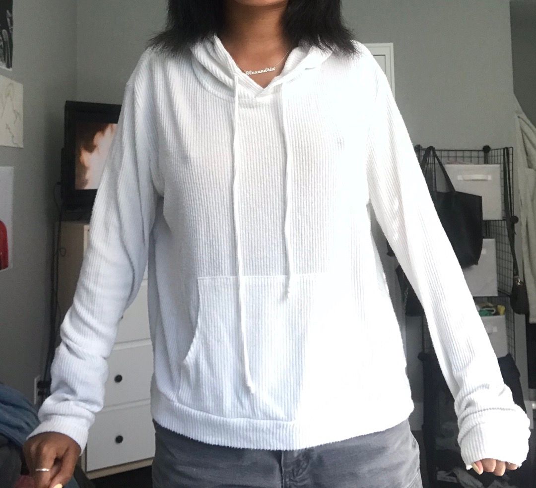 white brandy melville sweatshirt