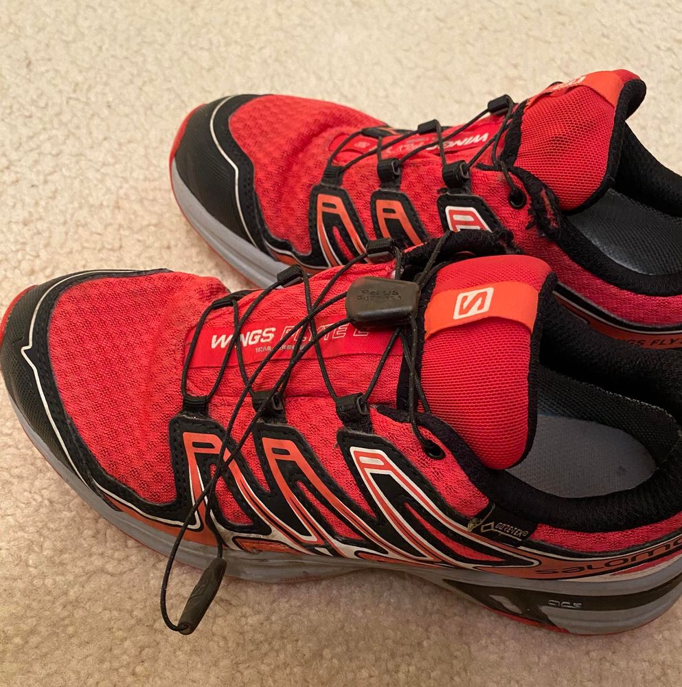 salomon tennis shoes