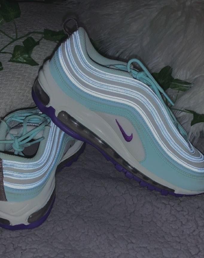 Air Max 97s Curtsy