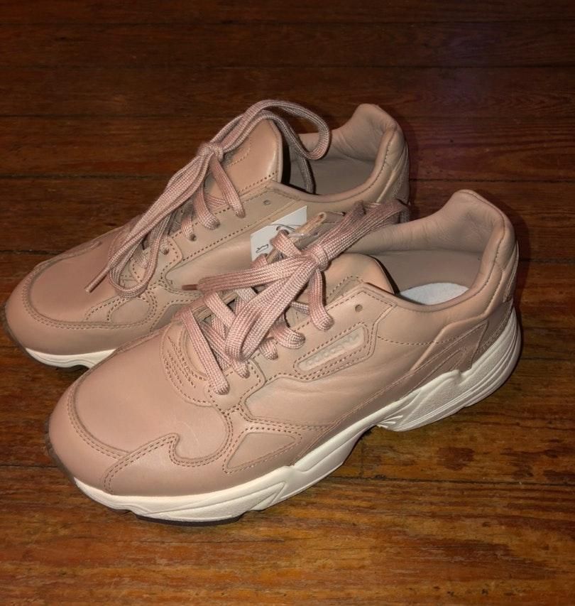 adidas falcon size 8