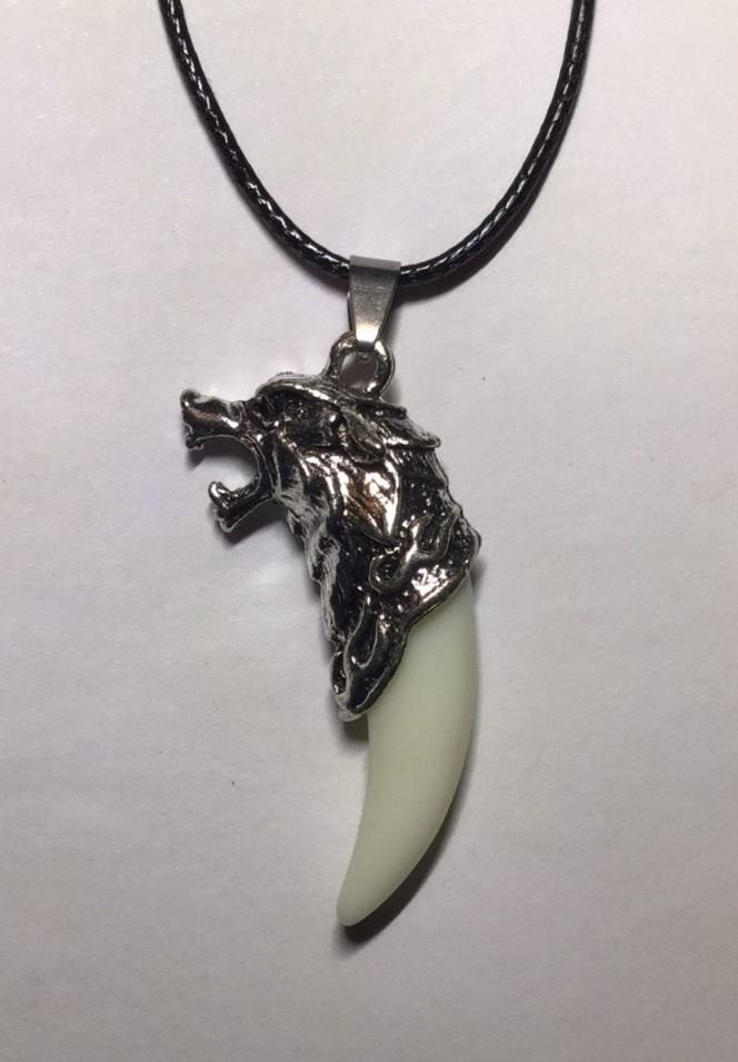 White Resin Wolf Tooth Pendant Necklace Curtsy - Real Wolf Tooth Pendant White Resin Wolf Tooth Pendant Necklace Curtsy - Real Wolf Tooth Pendant