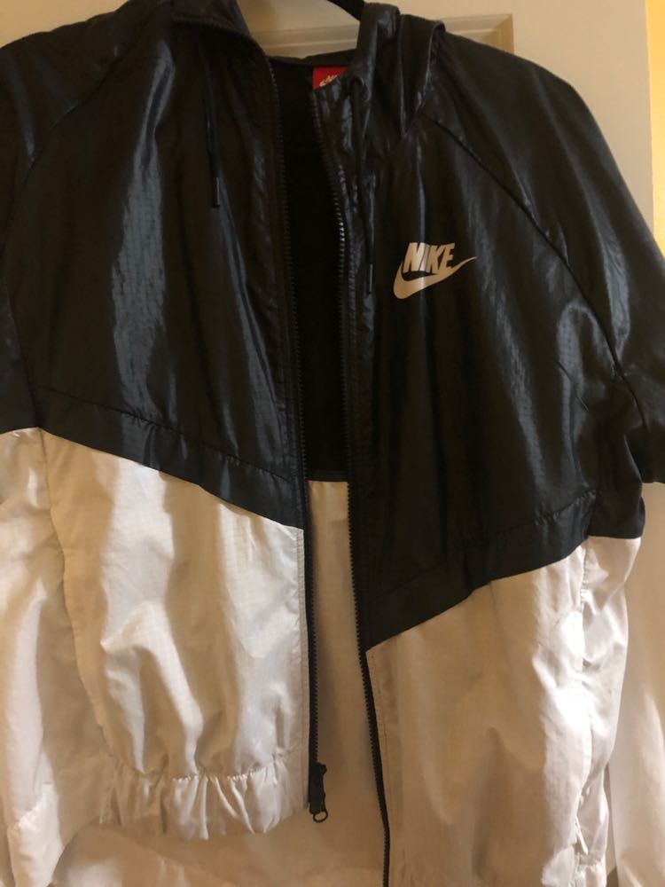 nike black white windbreaker