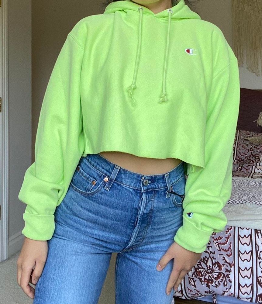green cropped champion hoodie