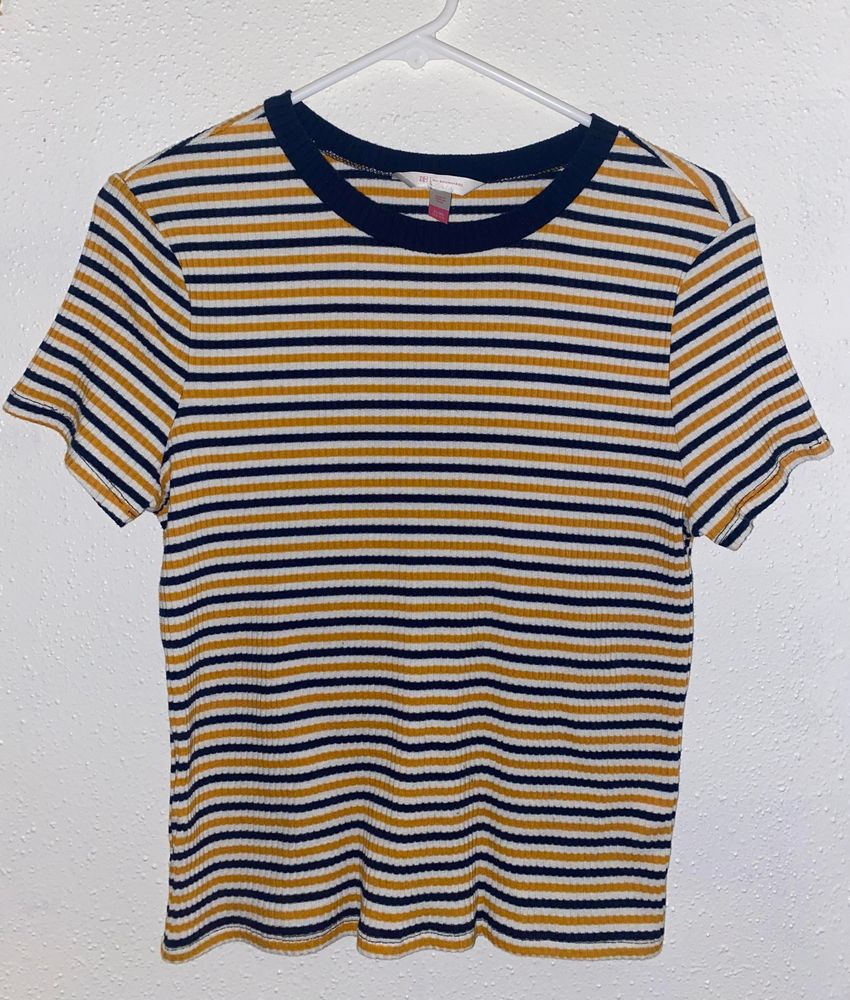 mustard yellow fila crop top