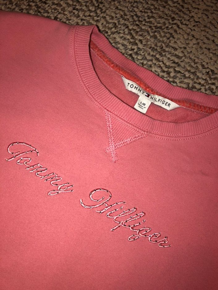 pink tommy hilfiger crew neck