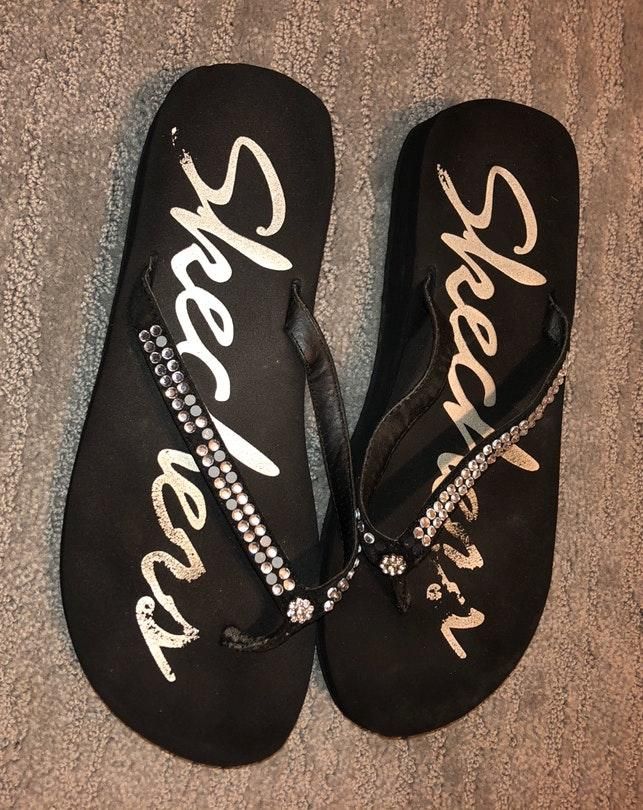 skechers flip flops size 2